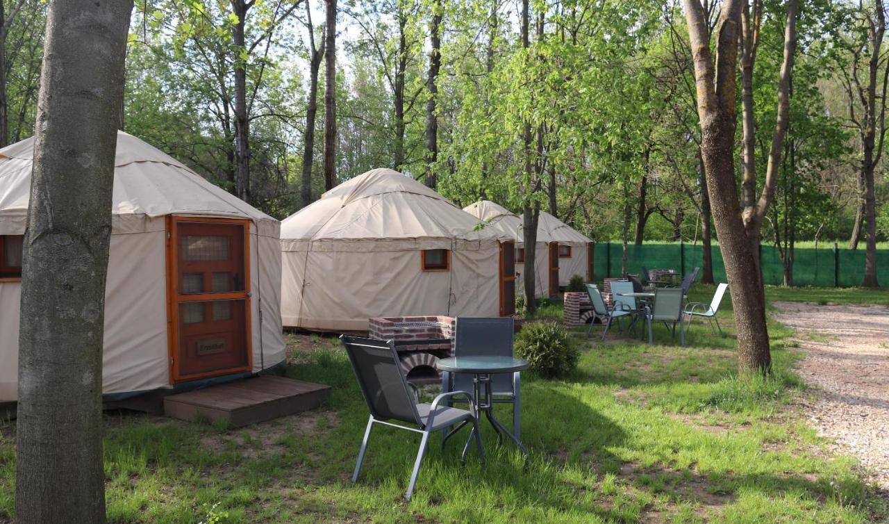 Oeko Kemping Es Glamping Tiszadada Exteriér fotografie