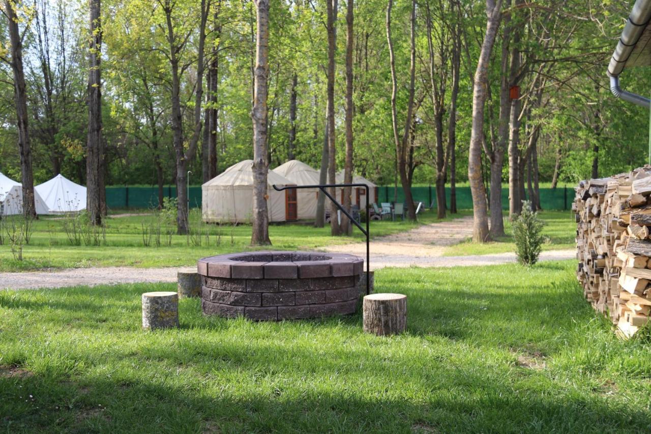 Oeko Kemping Es Glamping Tiszadada Exteriér fotografie
